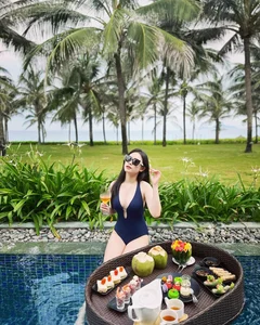 VTV Host Quoc Khanh's Wife Shares Heartwarming Family Portraits - image 3