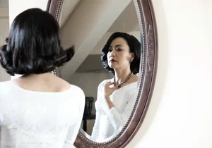 Stunning Transformation of Vietnamese Actress Hong Anh at Age 49 - image 4