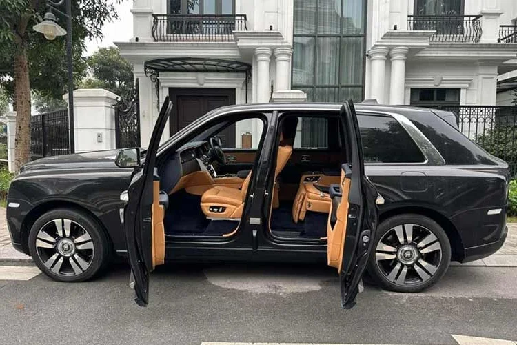 Experience Ultimate Luxury: The Rolls-Royce Cullinan Series II Makes a Grand Debut on the Vibrant Streets of Ho Chi Minh City