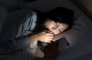 10 Zero-Cost Bedtime Habits for Radiant and Glowing Skin - image 0