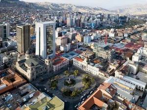 Life at the Edge of the World: Stunning Photos of the Highest City on Earth - image 3