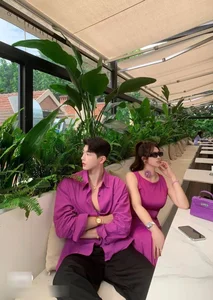 The Ageless 50-Year-Old Mother Mistaken for Her Son's Girlfriend Through Youthful Fashion - image 4