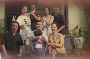 The Emotional and Happy Finale of Gia Dinh Minh Vui Bat Thinh Linh Revealed - image 7