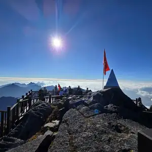 Fansipan: Discover the Breathtaking Sea of Clouds from the Peak, an Unforgettable Northwest Adventure. - image 8
