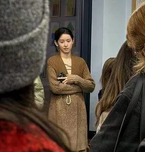 Netizens Express Concern Over 'Milk Tea Girl' Zhang Zetian's Pale Appearance - image 2