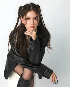 Dang Thanh Giang: The Stunning Transformation of Goalkeeper Dang Van Lam's Younger Sister at 18 - image 2