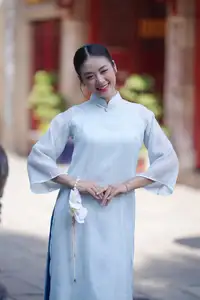 Elegant Vietnamese Girl in Traditional Ao Dai Capturing Timeless Asian Beauty - image 1