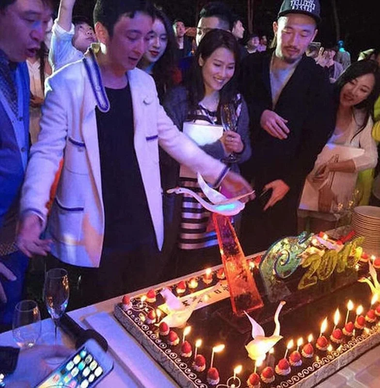 The Extravagant Lifestyle of China's Most Famous Billionaire Heir