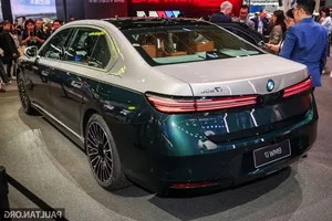 2026 BMW i7 Facelift Debuts: New Battery Technology and Impressive 708km Range per Charge - image 0