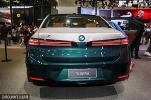 2026 BMW i7 Facelift Debuts: New Battery Technology and Impressive 708km Range per Charge - image 1