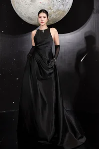 Red Carpet Glamour: Thanh Thuy and Top Celebrities Shine in High-Fashion Gowns - image 2