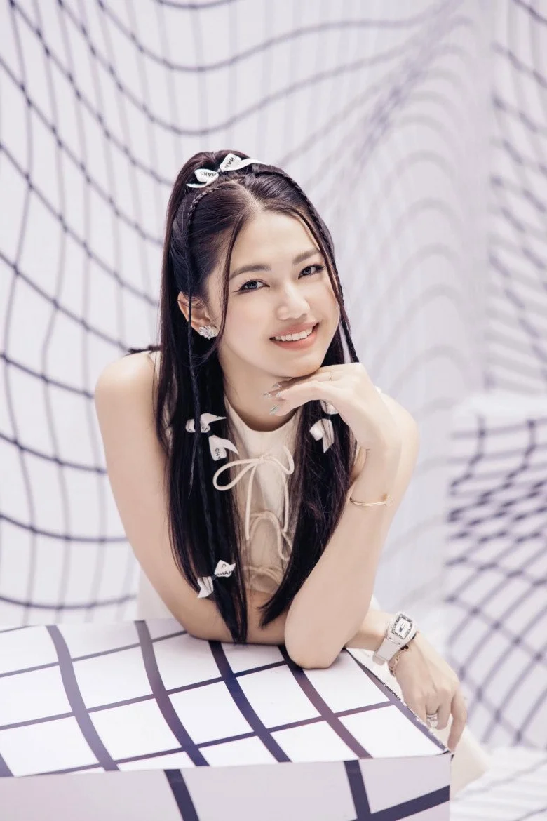 Former Runner-Up Beauty Queen Chooses Family Over Fame and Maintains a Youthful Glow