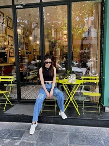 Former Runner-Up Beauty Queen Chooses Family Over Fame and Maintains a Youthful Glow - image 7