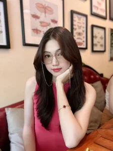 Former Runner-Up Beauty Queen Chooses Family Over Fame and Maintains a Youthful Glow - image 4