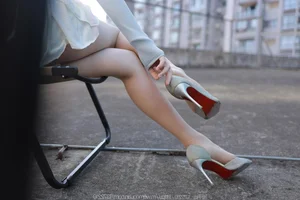 IESS Exclusive Car Theme Photography - A Sophisticated Urban Fashion Journey - image 83