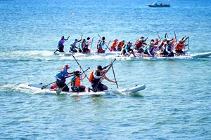 Vibrant Vietnam SUP Festival 2026 at Scenic Cong To Vo Gate - image 4