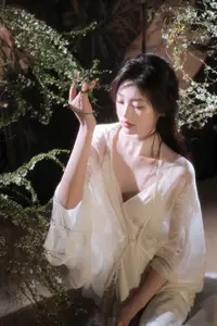 Jia Yi Vol.8827: Ethereal Beauty in YiTuYu Art Collection - image 3