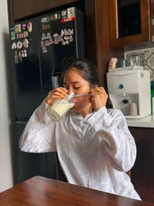 Vietnamese Star Updates: Quoc Khanh’s Health Rumors and Thu Thuy’s 8-Year Marriage - image 27