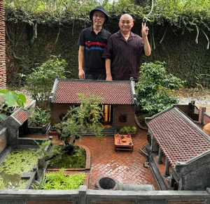 Artist Xuan Hinh’s Exquisite Miniature Traditional House: A Masterpiece of Cultural Art - image 3