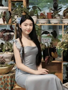 Pure Elegance: Quyen Linh’s Daughter Mesmerizes in Traditional White Ao Dai - image 1