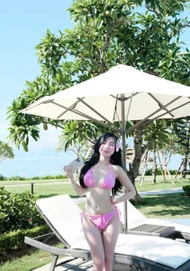 Nguyen Nu Quynh Anh Stuns in New Bikini Photoshoot Highlighting Her Radiant Beauty - image 0