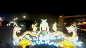 Experience the Magic of the Giant Lantern Street in East Hanoi - image 5