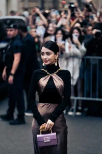 Angelababy Captivates Audiences at Paris Fashion Week with Elegant Style - image 6