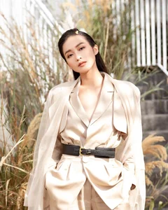 Kha Ngan's Stunning Transformation: 10 Years of Fame and Fashion - image 8