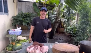 50-Year-Old Unmarried Actor Warms Hearts by Cooking Traditional Dishes for His Mother - image 7