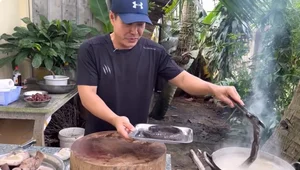 50-Year-Old Unmarried Actor Warms Hearts by Cooking Traditional Dishes for His Mother - image 13