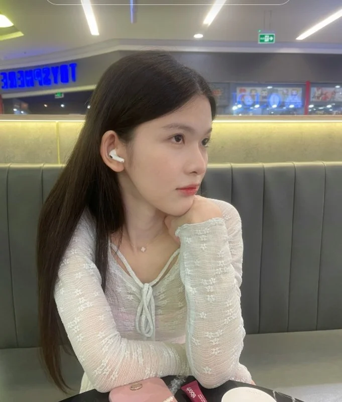 The Identity of the Stunning Doctor Taking Social Media by Storm