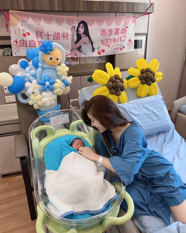 Aviation Goddess Sparks Social Media Conversation After Sharing Intimate and Empowering Breastfeeding Photos