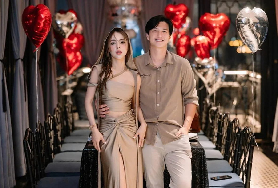 MC Bach Lan Phuong Stuns in Bikini Showing Off Perfect Figure