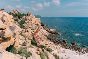 Discover the Mesmerizing Beauty of Hang Rai: Vietnam’s Stunning Natural Photography Studio - image 10
