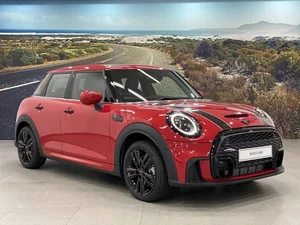 Top 8 Stylish Compact Cars for Women in Vietnam: From Affordable EVs to Luxury Icons - image 1