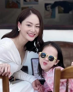 Lan Phuong’s Radiant Beauty and Happy Marriage with Her Western Husband - image 0