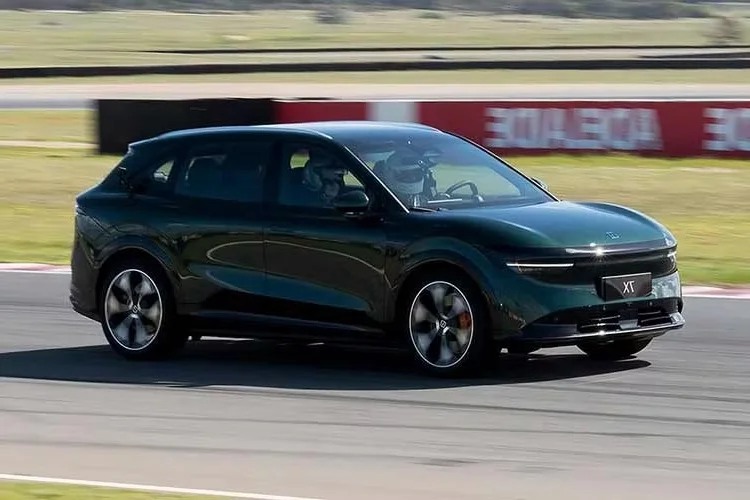Zeekr 7X Electric SUV Catches Fire, Prompting Urgent Warning from Manufacturer