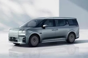 Zeekr 7X Electric SUV Catches Fire, Prompting Urgent Warning from Manufacturer - image 5