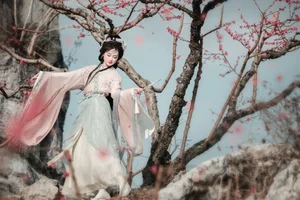 Spring Muse in Hanfu YiTuYu Art Language Vol.8879 Da Wai Wai Ge - image 38