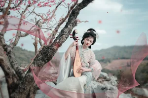 Spring Muse in Hanfu YiTuYu Art Language Vol.8879 Da Wai Wai Ge - image 3