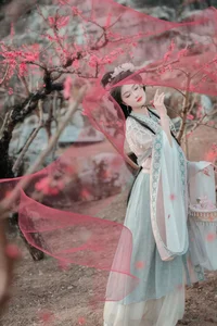 Spring Muse in Hanfu YiTuYu Art Language Vol.8879 Da Wai Wai Ge - image 15