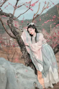Spring Muse in Hanfu YiTuYu Art Language Vol.8879 Da Wai Wai Ge - image 2