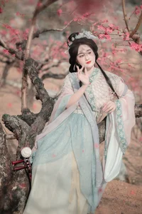 Spring Muse in Hanfu YiTuYu Art Language Vol.8879 Da Wai Wai Ge - image 12