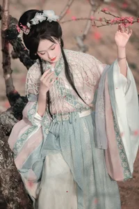 Spring Muse in Hanfu YiTuYu Art Language Vol.8879 Da Wai Wai Ge - image 43