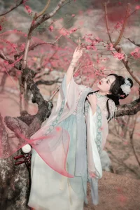 Spring Muse in Hanfu YiTuYu Art Language Vol.8879 Da Wai Wai Ge - image 18