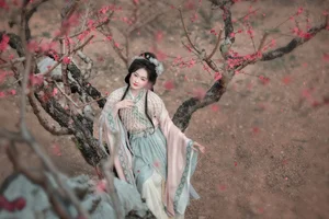 Spring Muse in Hanfu YiTuYu Art Language Vol.8879 Da Wai Wai Ge - image 10