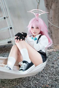 Stunning Takanashi Hoshino Cosplay by Nagi Shimizu: A Must-See Blue Archive Photo Collection for Anime Fans and Cosplayers - image 20