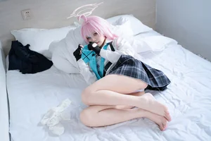 Stunning Takanashi Hoshino Cosplay by Nagi Shimizu: A Must-See Blue Archive Photo Collection for Anime Fans and Cosplayers - image 26