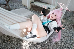 Stunning Takanashi Hoshino Cosplay by Nagi Shimizu: A Must-See Blue Archive Photo Collection for Anime Fans and Cosplayers - image 23