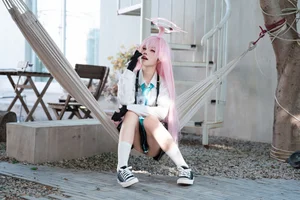 Stunning Takanashi Hoshino Cosplay by Nagi Shimizu: A Must-See Blue Archive Photo Collection for Anime Fans and Cosplayers - image 9